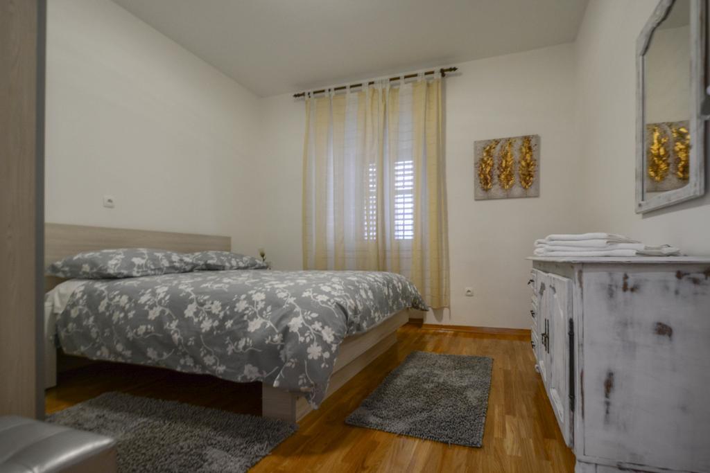 Apartment Vicenco Top Location Split Exterior photo